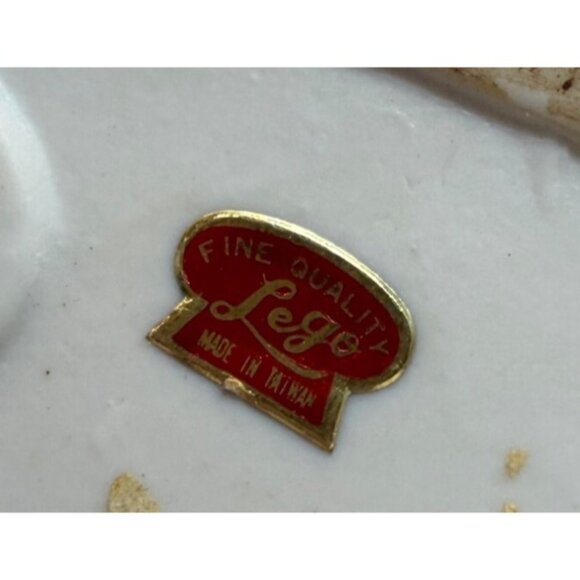 Vintage Ceramic Figurine Of Painter Girl With Squirrel & Easel By Lego Hand-Pain - Picture 7 of 9